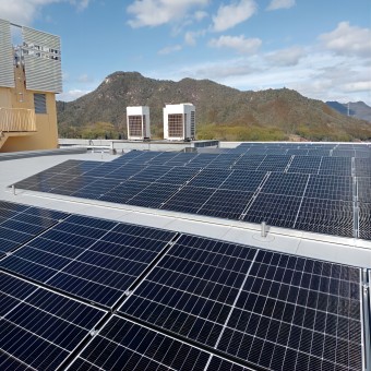 123.84KW 삼각형 평면 지붕 태양광 설치 시스템